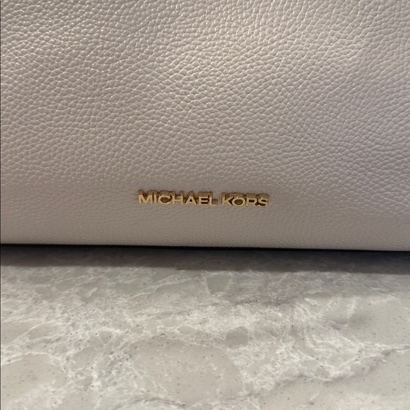 Michael Kors Joan Large Slouchy Leather Shoulder Bag in light cream - Picture 3 of 12